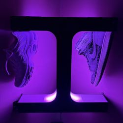 LEVITATION SNEAKER DISPLAY