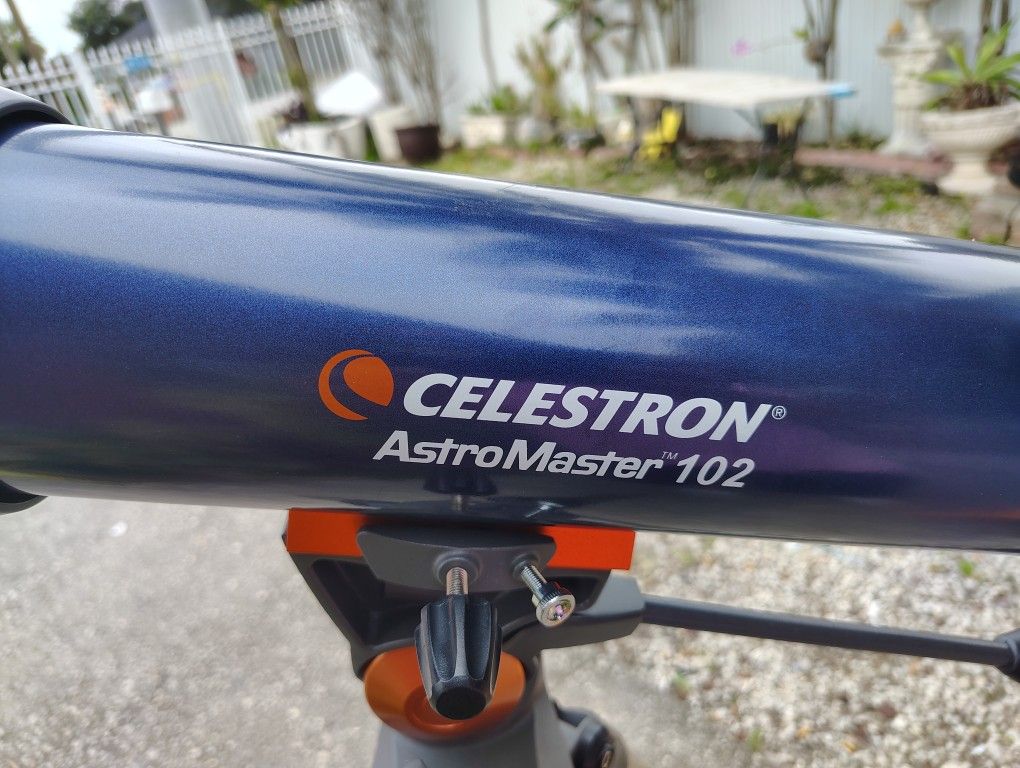 TELESCOPE CELESTEON LIKE NEW 300$$$