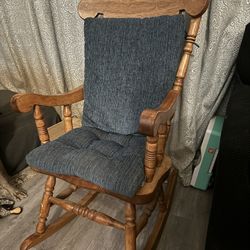 Wood Rocking Chair 