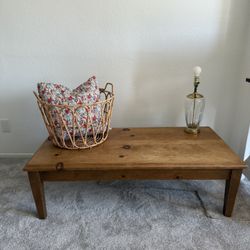 SOLID WOOD COFFEE TABLE