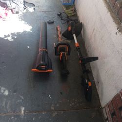 WORX PORTABLE BLOWER,  TRIMMER, AND WEED EATER includes 3battery Pack. 2X Charger, And Single Charger. Total Of 8 Itemz. 