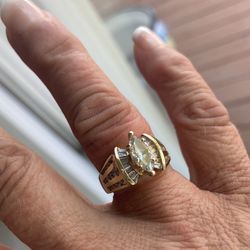 14K Yellow Gold Cubic Zirconia Beautiful Engagement Ring
