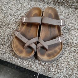 Girl Brown Birkenstock Slipper Size 34