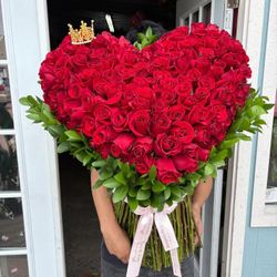 Heart Standing Rose Arrangement
