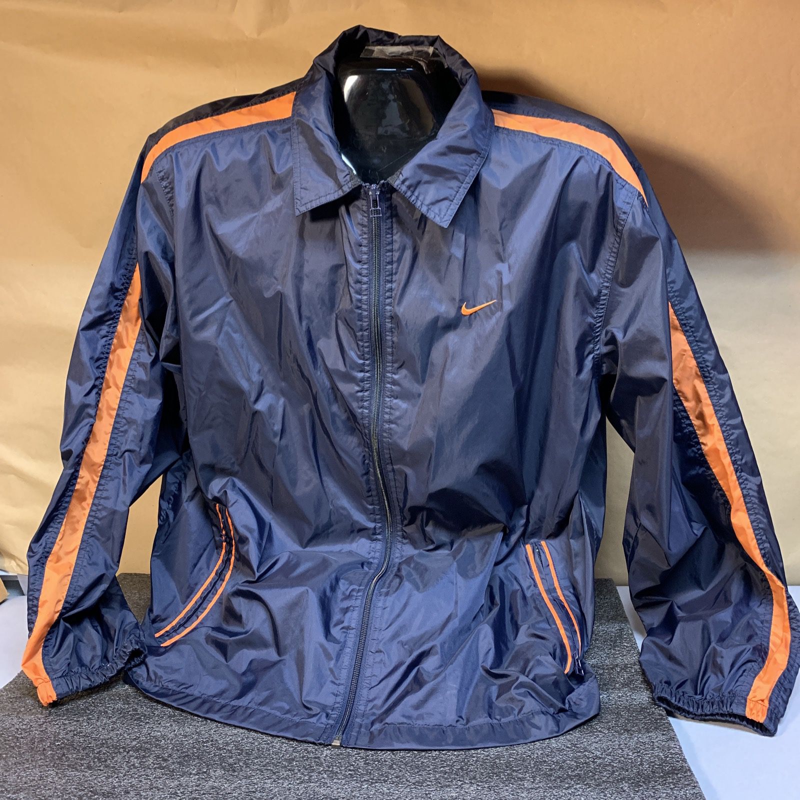 Nike Athletic Large Polyester Long Sleeve Windbreaker Jacket 