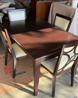 Beautiful Dining Table With 4 Chairs