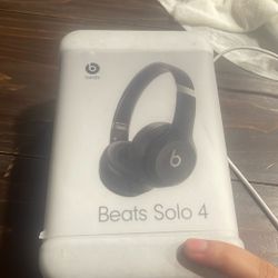 Beats Solo 4