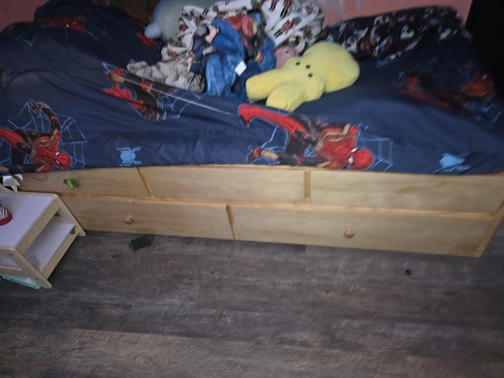 Twin Bed Wooden