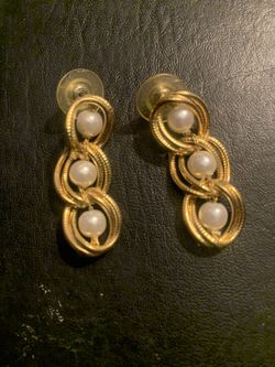 Tone Drop Pearl Earrings 