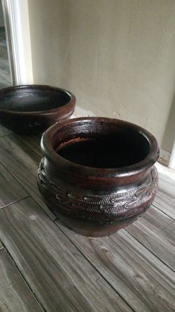 Pots 25 each