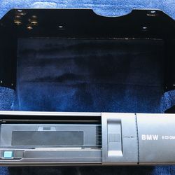 BMW CD Changer 6 Disc Alpine Trunk Mount Like New