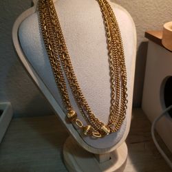 Vintage Gold Tone Necklace 