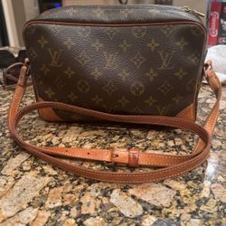 Louis Vuitton Purse 