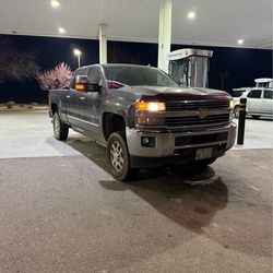 Chevy Silverado 2500HD Duramax 4x4 Crew Cab