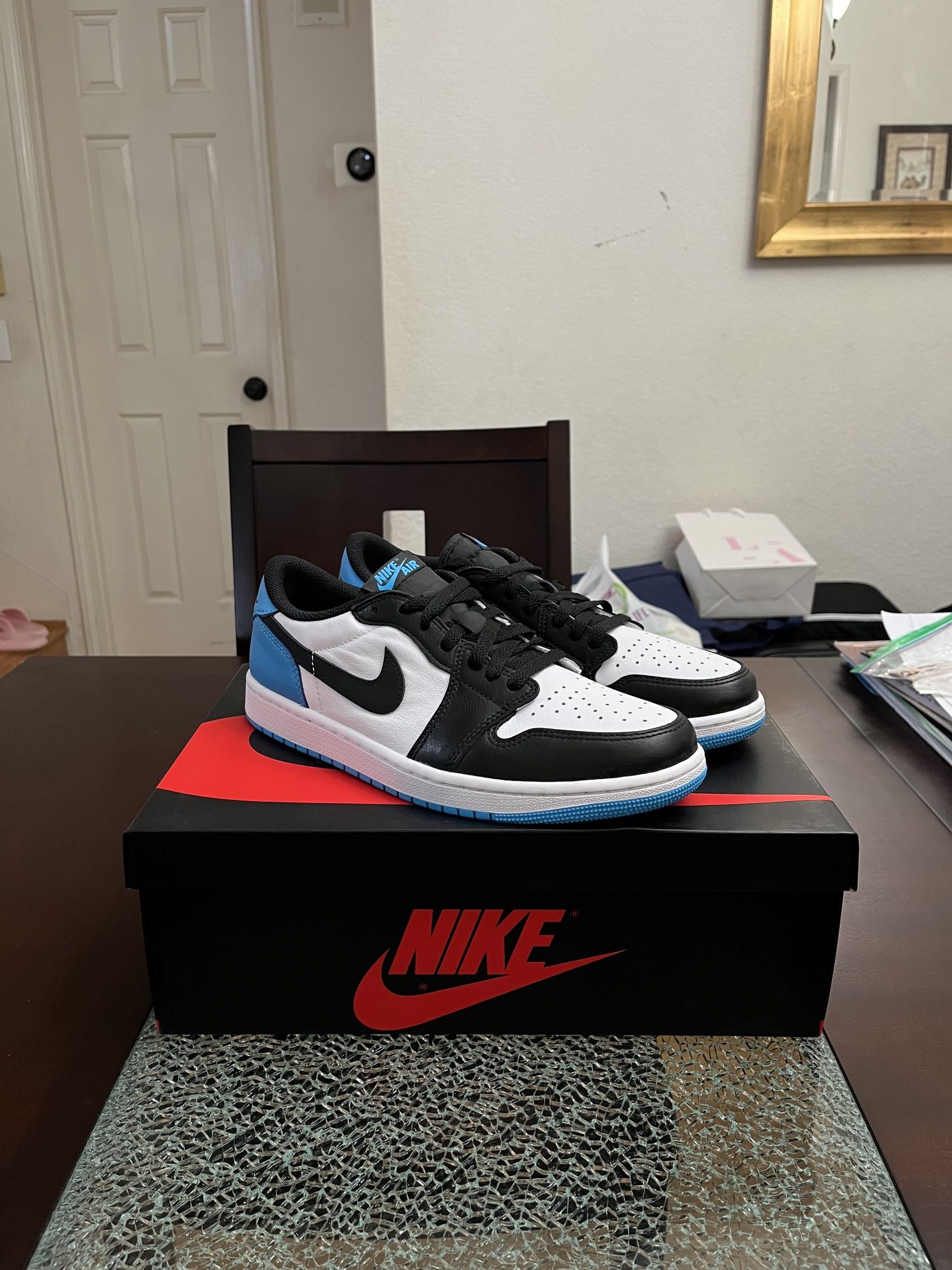 Jordan 1 Low UNC