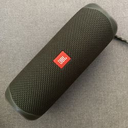 JBL Flip 5 Bluetooth Speaker
