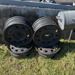 17” Steel Wheels From Crown Victoria