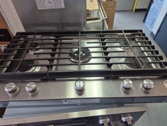 Gas cooktop
