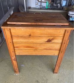 Beautiful Rustic Wooden Patio Cooler / Ice Box with Legs