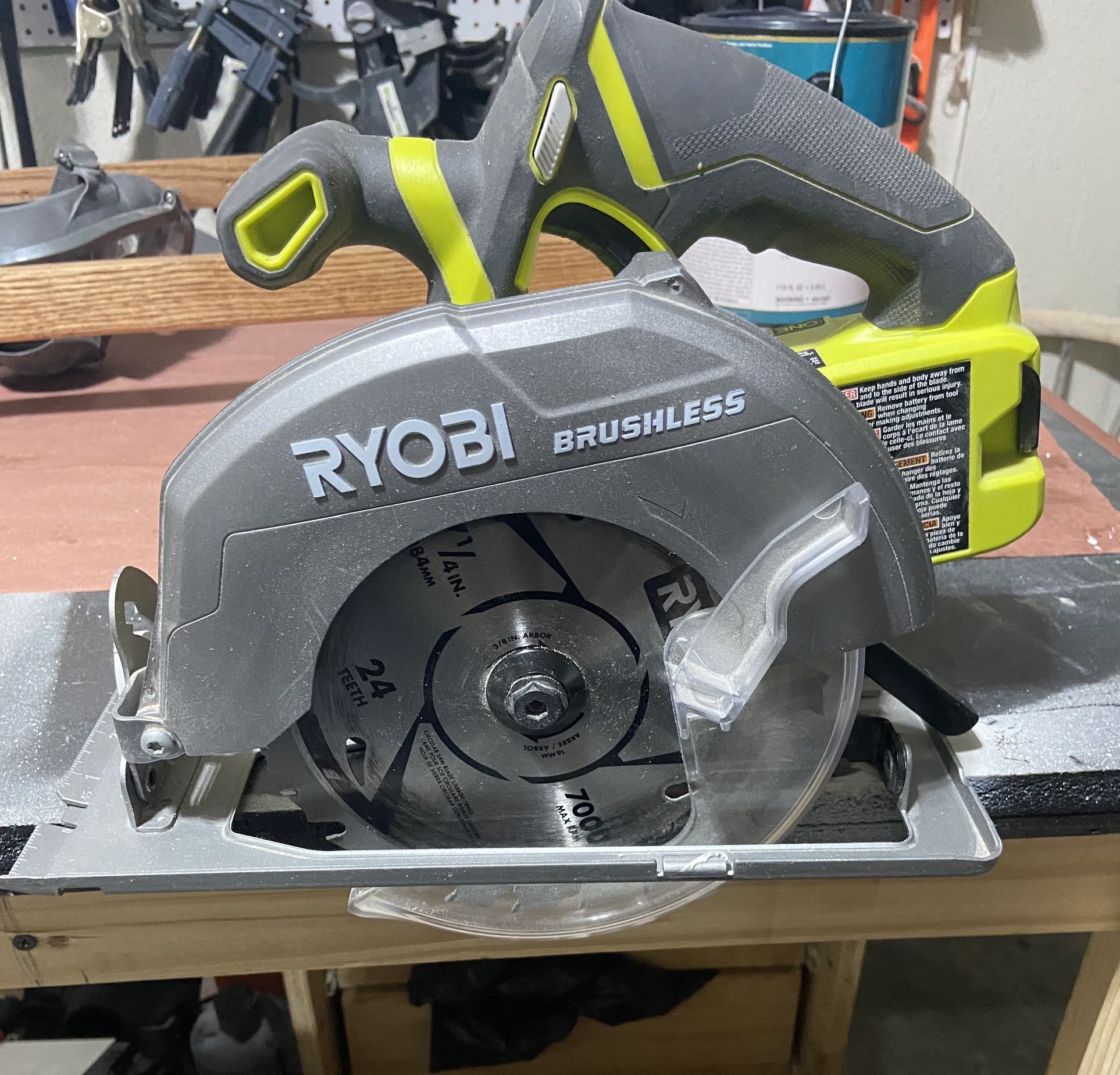 Ryobi P508 18-Volt ONE+ Cordless Brushless 7-1/4 in. Circular Saw
