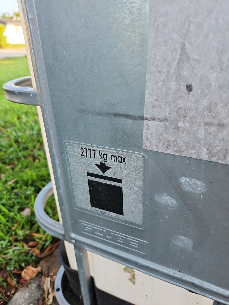 1000 LT WATER TANK