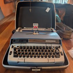SCM 210 Electric Typewriter