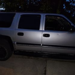 2004 Chevrolet Suburban