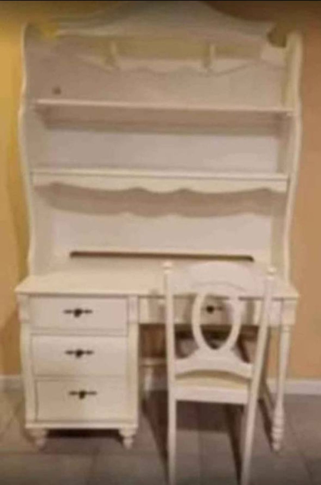 Wood Desk w Matching Hutch & Chair