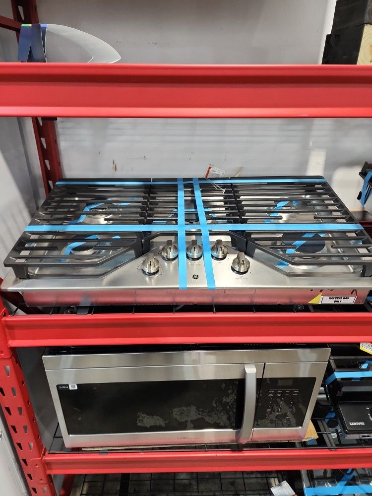 GE GAS COOKTOP 36in WITH 5 BURNERS IN STAINLESS STEEL (WITH WARRANTY!)