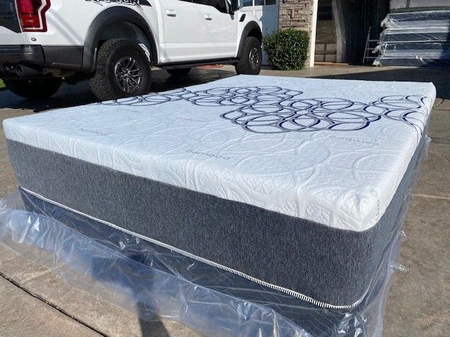 Queen Bamboo Hybrid Cool Gel Memory Foam Mattress!¤●¤●¤