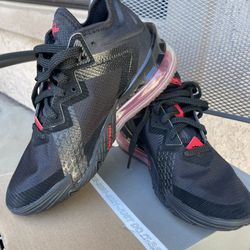 Nike LeBron XVIII Low