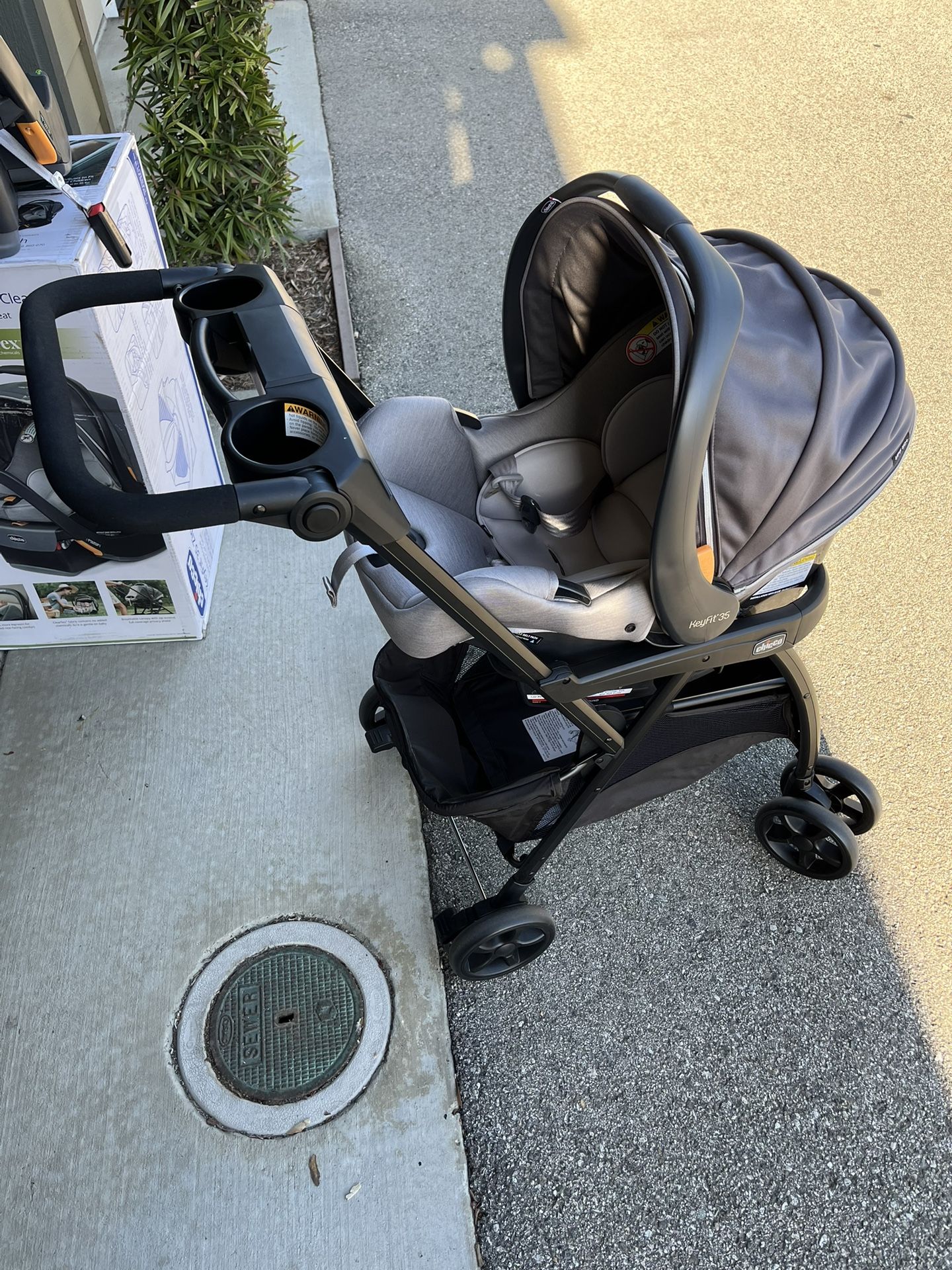 Chicco KeyFit 35 Zip Infant Car Seat+ Chicco Caddy BUNDLE!!! Model Without Toxic Chemicals- Used 4 Times Only In A Second Car- LIKE NEW -NO Accidents