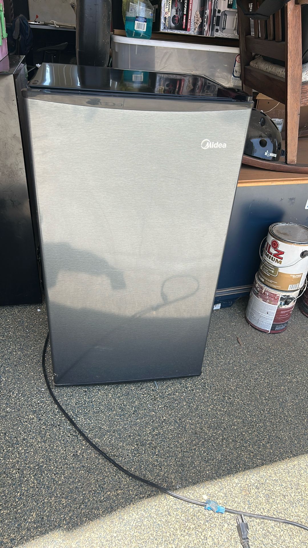 Midea Mini Fridge
