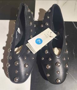 Flats (Size seven in a half)
