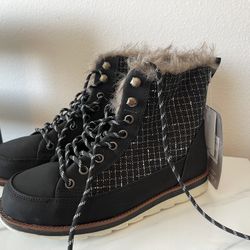 Boots Women’s 8