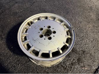 One 16-inch Factory Mercedes E-class Aluminum Wheel 5 on 112mm