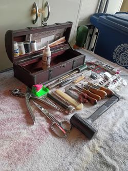 Leatherworking and crafts tools set