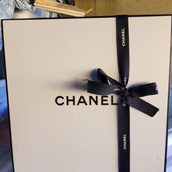 Chanel Gift Box 