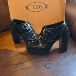 Tod’s Women’s Shoes Size 8 (371/2) Asking $50