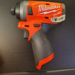 Milwaukee M12 Fuel 1/4 Impact Driver 