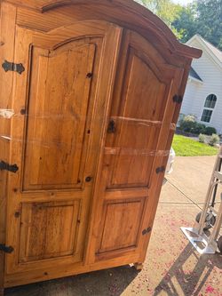 Entertainment center/wardrobe