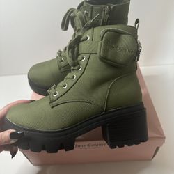 JUICY Couture Boots Olive Green (US Size 7.5 Women) Original Box
