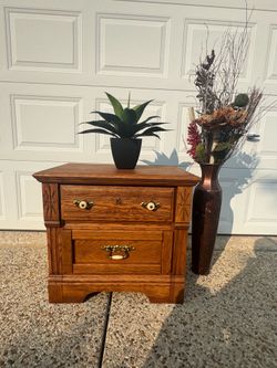 Beautiful Vintage Stanley Furniture Solid Oak Nightstand | Refurbished | Excellent Condition