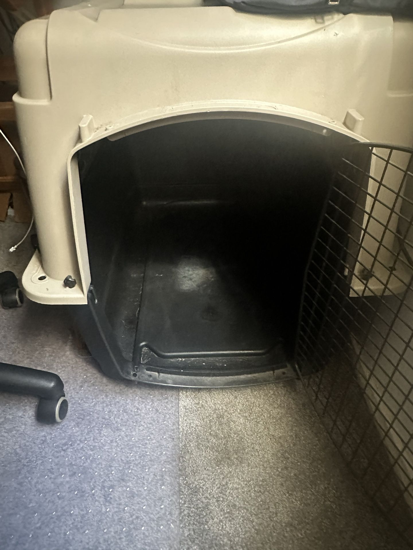Petmate Vari-Kennel Ultra Dog kennel