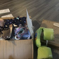 3 & 4 Year Old Girl Clothing W/ Traveling Bassinet And Floaties 