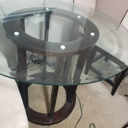 Dinning room Table And Chairs