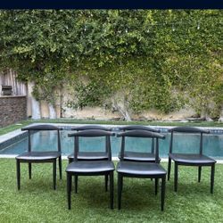 Indoor And Outdoor Chairs We Have 6 Of Them