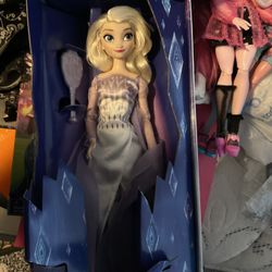 Elsa Classic Doll 
