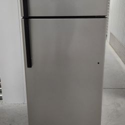 GE Refrigerator 