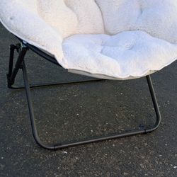 Cream Colored Cozy Lounge Chair